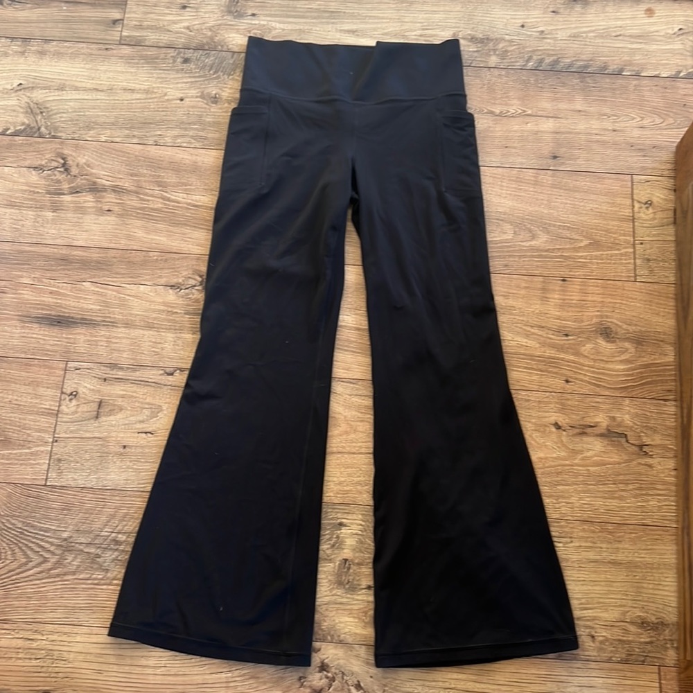 Athleta Salutation flares